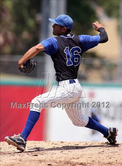Thumbnail 3 in Carter @ Rialto (County Clash) photogallery.