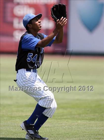 Thumbnail 1 in Carter @ Rialto (County Clash) photogallery.