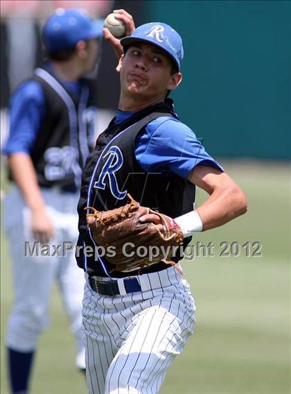 Thumbnail 2 in Carter @ Rialto (County Clash) photogallery.