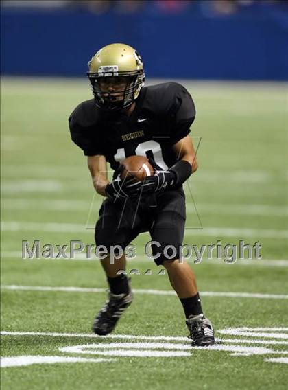 Thumbnail 2 in Uvalde vs. Seguin (Dave Campbell's Texas Football Classic) photogallery.