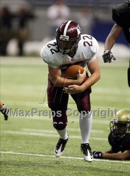 Thumbnail 3 in Uvalde vs. Seguin (Dave Campbell's Texas Football Classic) photogallery.