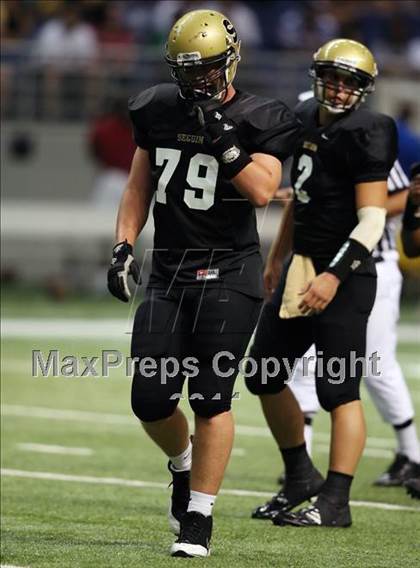 Thumbnail 3 in Uvalde vs. Seguin (Dave Campbell's Texas Football Classic) photogallery.
