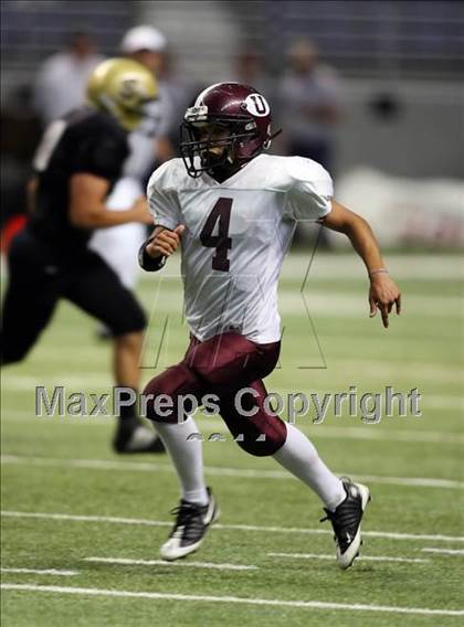 Thumbnail 3 in Uvalde vs. Seguin (Dave Campbell's Texas Football Classic) photogallery.