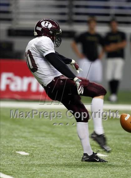 Thumbnail 1 in Uvalde vs. Seguin (Dave Campbell's Texas Football Classic) photogallery.