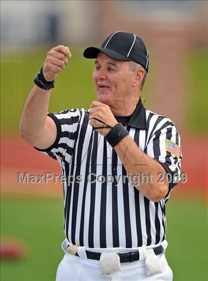 Thumbnail 3 in Longview vs. Smith (Texas 4A Region II D1 Playoffs) photogallery.