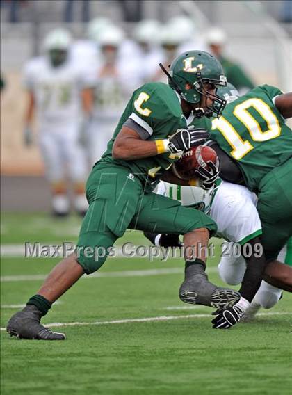 Thumbnail 3 in Longview vs. Smith (Texas 4A Region II D1 Playoffs) photogallery.