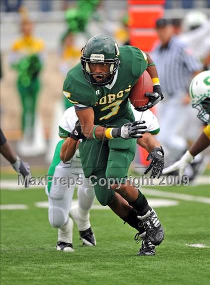 Thumbnail 1 in Longview vs. Smith (Texas 4A Region II D1 Playoffs) photogallery.