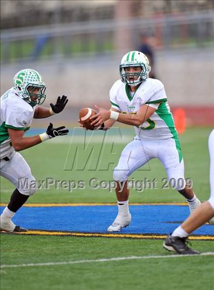 Thumbnail 2 in Longview vs. Smith (Texas 4A Region II D1 Playoffs) photogallery.