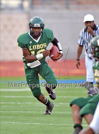 Thumbnail 3 in Longview vs. Smith (Texas 4A Region II D1 Playoffs) photogallery.
