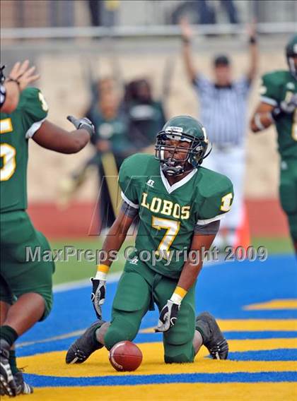 Thumbnail 3 in Longview vs. Smith (Texas 4A Region II D1 Playoffs) photogallery.