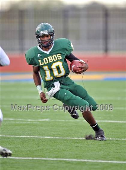 Thumbnail 1 in Longview vs. Smith (Texas 4A Region II D1 Playoffs) photogallery.
