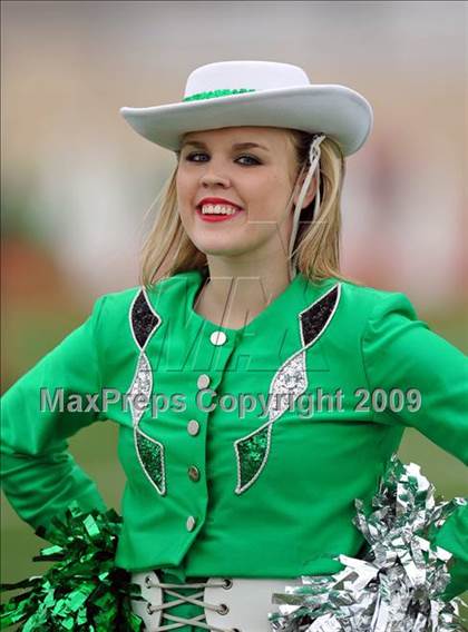 Thumbnail 1 in Longview vs. Smith (Texas 4A Region II D1 Playoffs) photogallery.