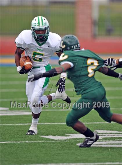 Thumbnail 3 in Longview vs. Smith (Texas 4A Region II D1 Playoffs) photogallery.