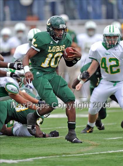 Thumbnail 3 in Longview vs. Smith (Texas 4A Region II D1 Playoffs) photogallery.