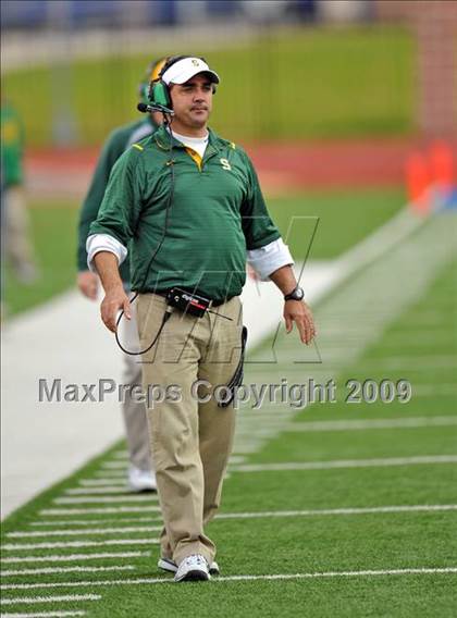 Thumbnail 3 in Longview vs. Smith (Texas 4A Region II D1 Playoffs) photogallery.