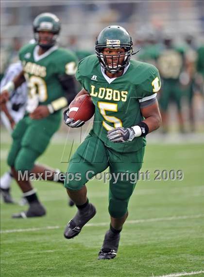 Thumbnail 1 in Longview vs. Smith (Texas 4A Region II D1 Playoffs) photogallery.