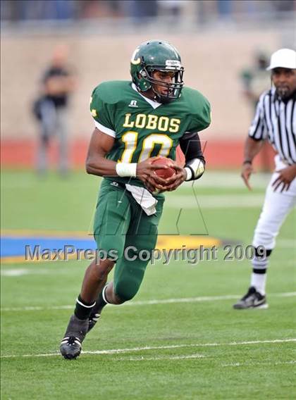 Thumbnail 1 in Longview vs. Smith (Texas 4A Region II D1 Playoffs) photogallery.