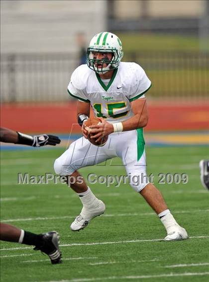 Thumbnail 1 in Longview vs. Smith (Texas 4A Region II D1 Playoffs) photogallery.