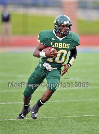 Thumbnail 1 in Longview vs. Smith (Texas 4A Region II D1 Playoffs) photogallery.