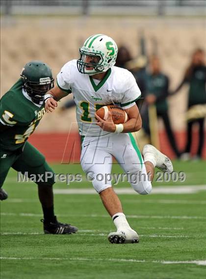Thumbnail 2 in Longview vs. Smith (Texas 4A Region II D1 Playoffs) photogallery.