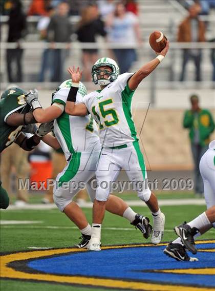 Thumbnail 1 in Longview vs. Smith (Texas 4A Region II D1 Playoffs) photogallery.