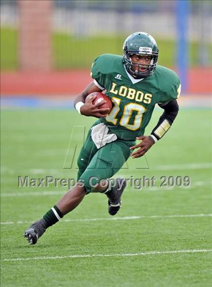 Thumbnail 2 in Longview vs. Smith (Texas 4A Region II D1 Playoffs) photogallery.