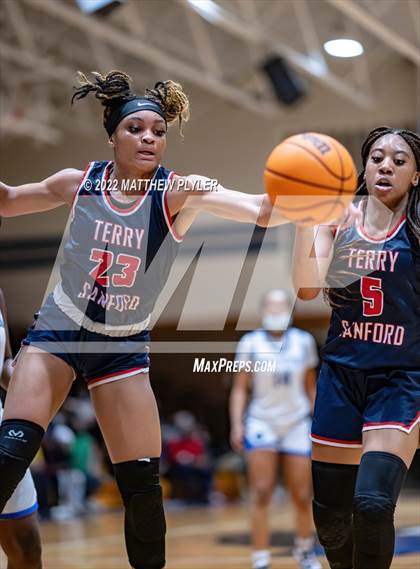 Thumbnail 2 in Terry Sanford @ Westover photogallery.