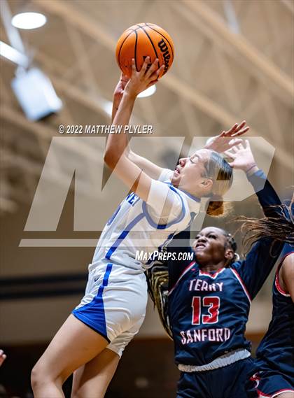 Thumbnail 2 in Terry Sanford @ Westover photogallery.