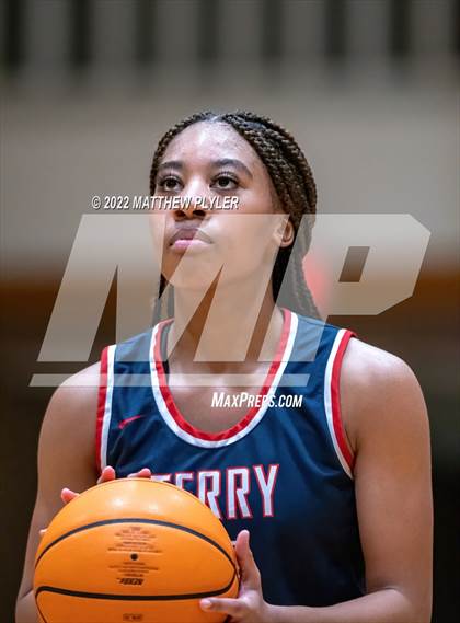 Thumbnail 2 in Terry Sanford @ Westover photogallery.