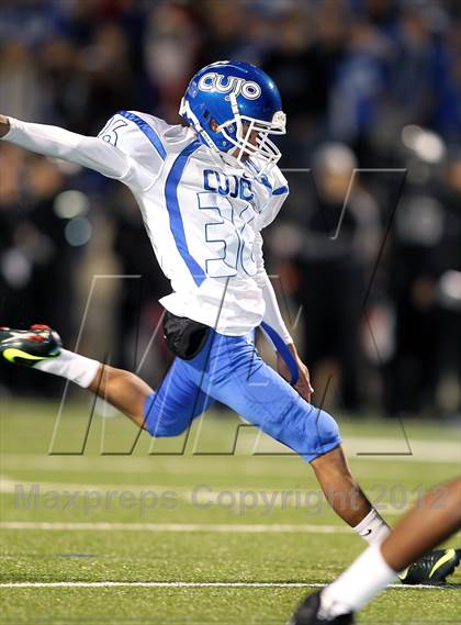 Thumbnail 3 in Tyler vs. Guyer (UIL 4A Division 1 Semifinal) photogallery.