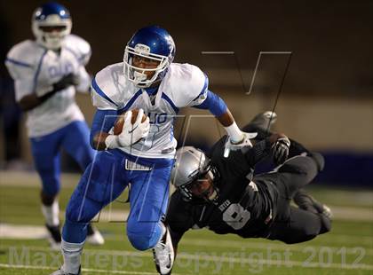 Thumbnail 2 in Tyler vs. Guyer (UIL 4A Division 1 Semifinal) photogallery.