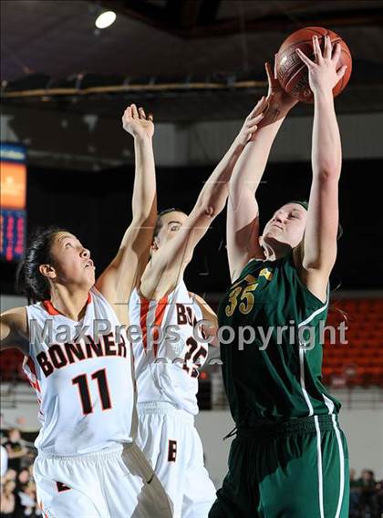 Thumbnail 3 in Pratt/Stafford vs. Bonner Springs (KSHSAA 4A Playoffs) photogallery.