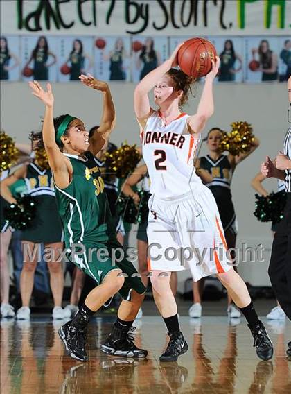 Thumbnail 2 in Pratt/Stafford vs. Bonner Springs (KSHSAA 4A Playoffs) photogallery.