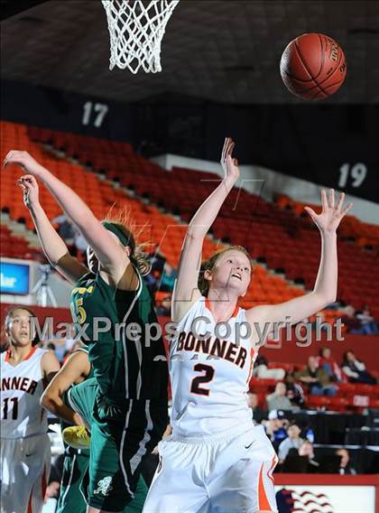 Thumbnail 1 in Pratt/Stafford vs. Bonner Springs (KSHSAA 4A Playoffs) photogallery.