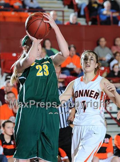 Thumbnail 1 in Pratt/Stafford vs. Bonner Springs (KSHSAA 4A Playoffs) photogallery.