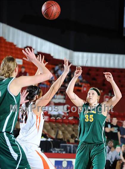 Thumbnail 3 in Pratt/Stafford vs. Bonner Springs (KSHSAA 4A Playoffs) photogallery.