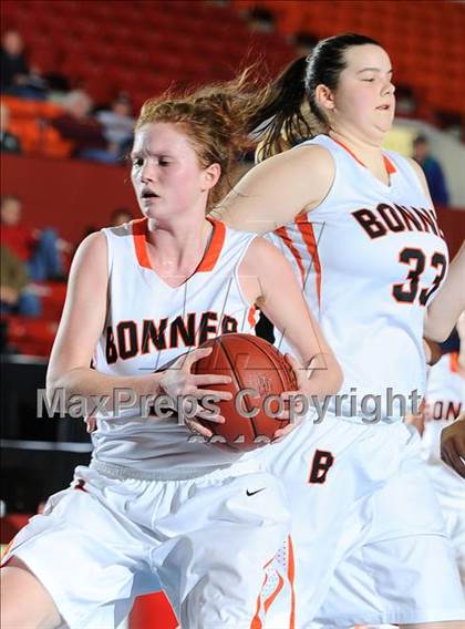 Thumbnail 3 in Pratt/Stafford vs. Bonner Springs (KSHSAA 4A Playoffs) photogallery.