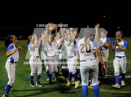 Thumbnail 1 in East Meadow vs. Commack (NYSPHSAA Long Island Class AA Final) photogallery.