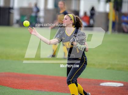 Thumbnail 1 in East Meadow vs. Commack (NYSPHSAA Long Island Class AA Final) photogallery.