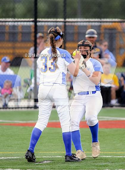Thumbnail 2 in East Meadow vs. Commack (NYSPHSAA Long Island Class AA Final) photogallery.