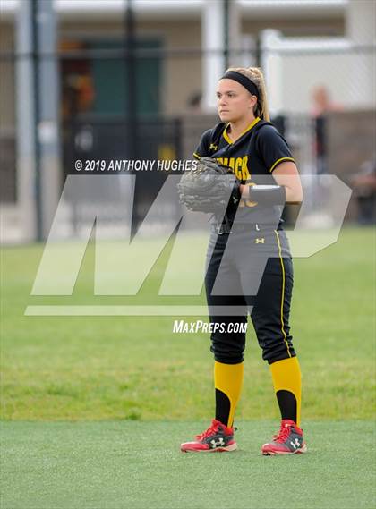 Thumbnail 1 in East Meadow vs. Commack (NYSPHSAA Long Island Class AA Final) photogallery.