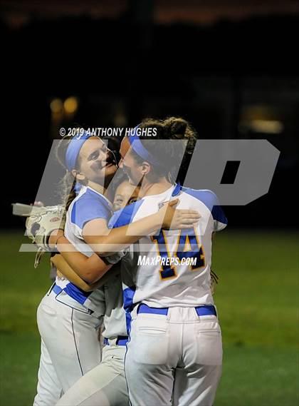 Thumbnail 2 in East Meadow vs. Commack (NYSPHSAA Long Island Class AA Final) photogallery.
