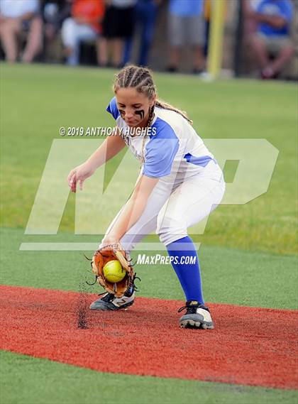 Thumbnail 3 in East Meadow vs. Commack (NYSPHSAA Long Island Class AA Final) photogallery.