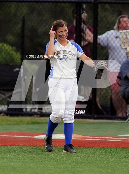 Thumbnail 2 in East Meadow vs. Commack (NYSPHSAA Long Island Class AA Final) photogallery.