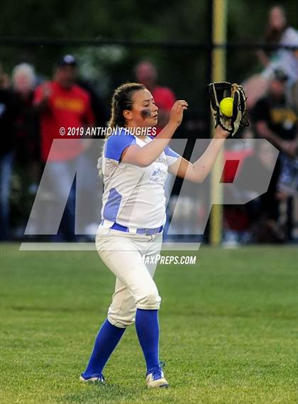Thumbnail 2 in East Meadow vs. Commack (NYSPHSAA Long Island Class AA Final) photogallery.
