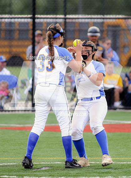 Thumbnail 3 in East Meadow vs. Commack (NYSPHSAA Long Island Class AA Final) photogallery.