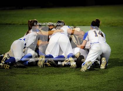Thumbnail 2 in East Meadow vs. Commack (NYSPHSAA Long Island Class AA Final) photogallery.
