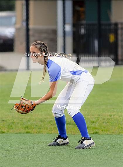 Thumbnail 2 in East Meadow vs. Commack (NYSPHSAA Long Island Class AA Final) photogallery.