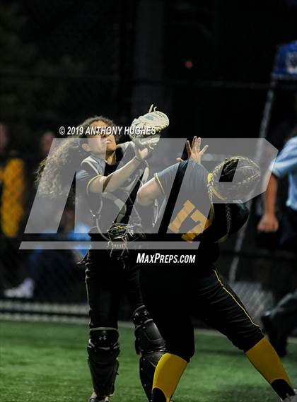 Thumbnail 3 in East Meadow vs. Commack (NYSPHSAA Long Island Class AA Final) photogallery.