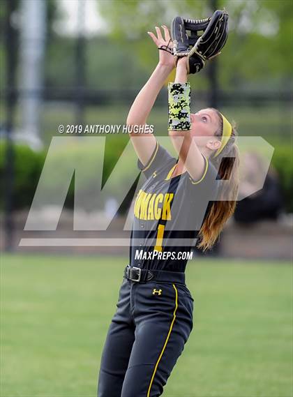 Thumbnail 1 in East Meadow vs. Commack (NYSPHSAA Long Island Class AA Final) photogallery.